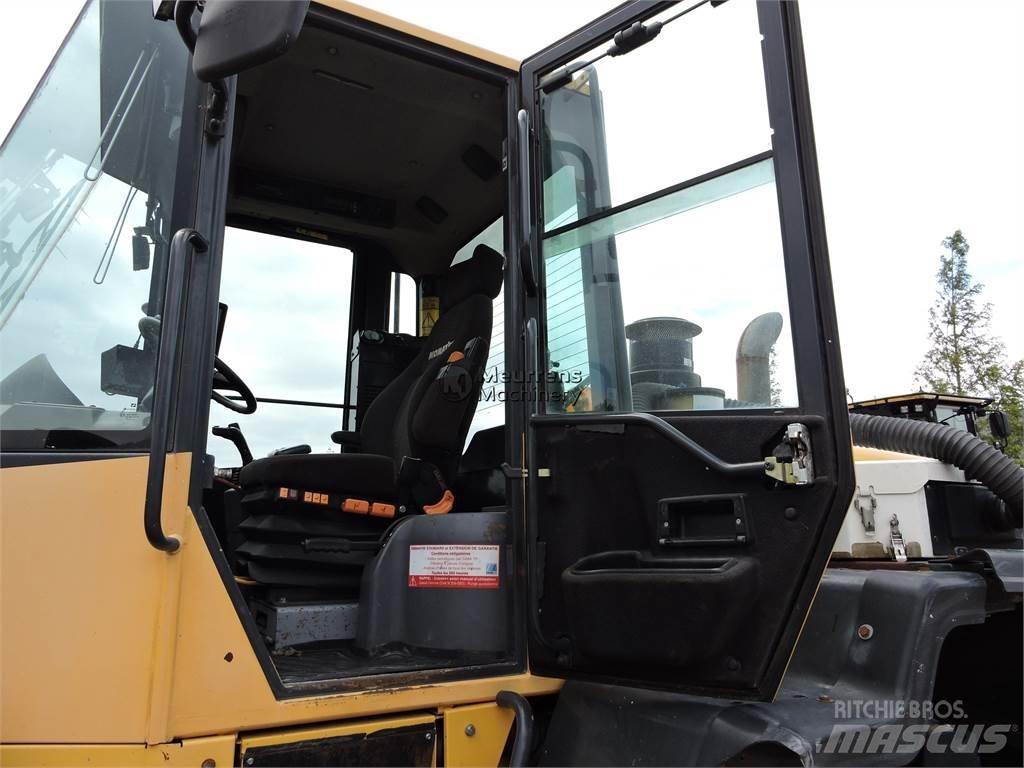 Komatsu WA320 Rataslaadurid