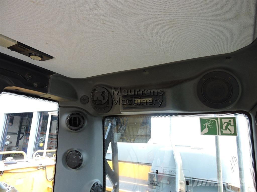 Liebherr R950 Roomikekskavaatorid