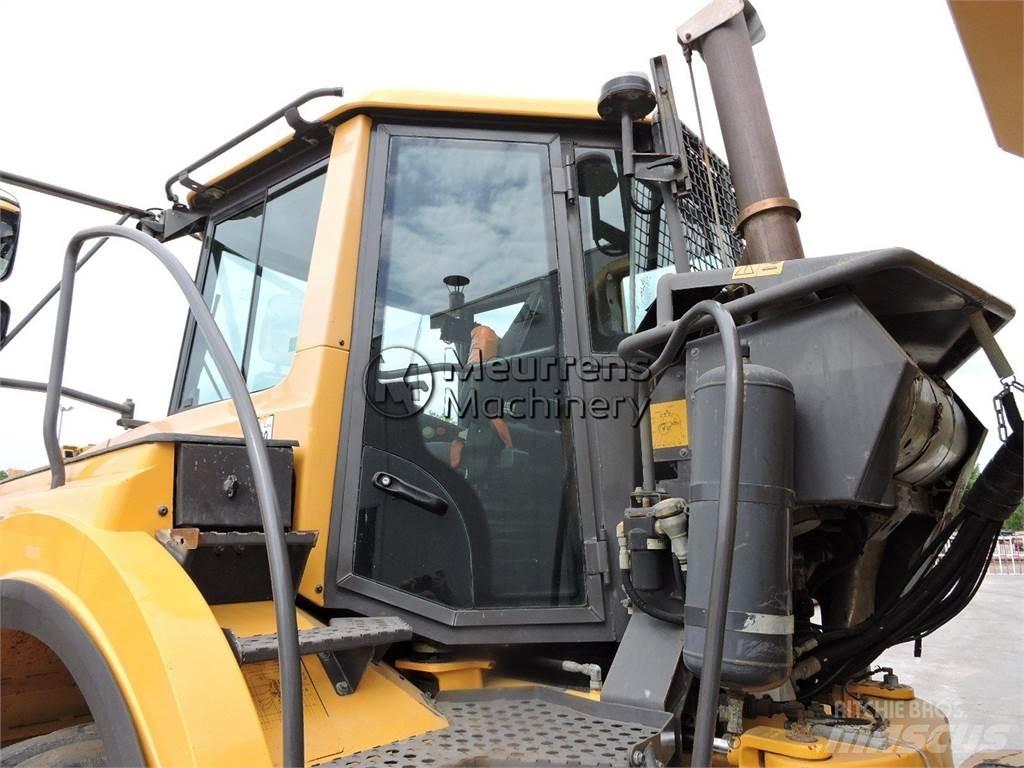 Volvo A25F Liigendraamiga pinnaseveokid