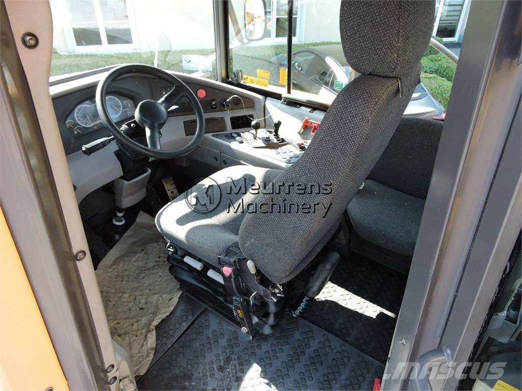 Volvo A25F Liigendraamiga pinnaseveokid