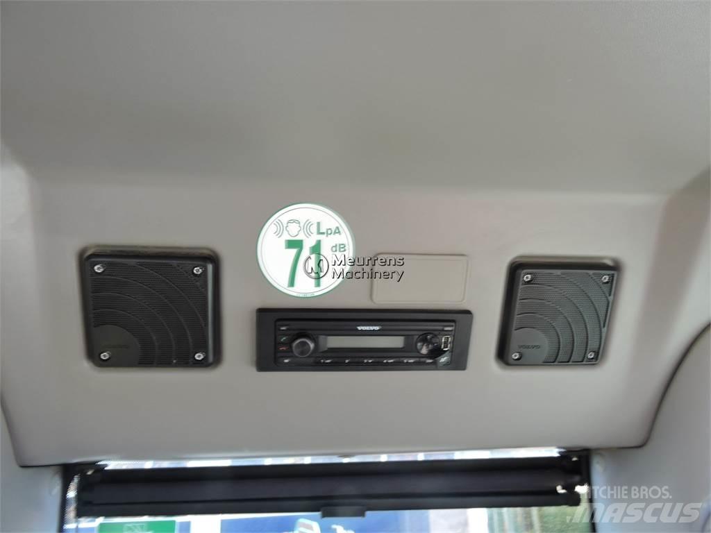 Volvo ECR235EL Roomikekskavaatorid
