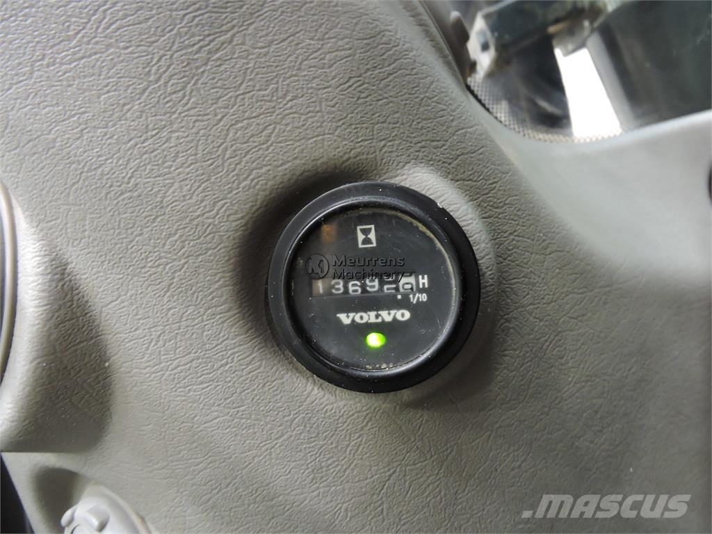 Volvo EW140C Ratasekskavaatorid