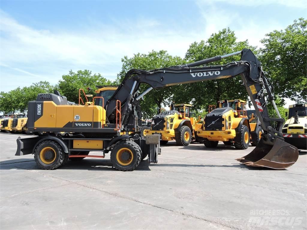 Volvo EW220E GERMAN Ratasekskavaatorid
