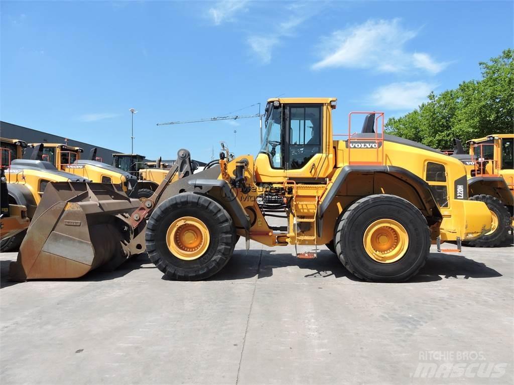 Volvo L220H Rataslaadurid