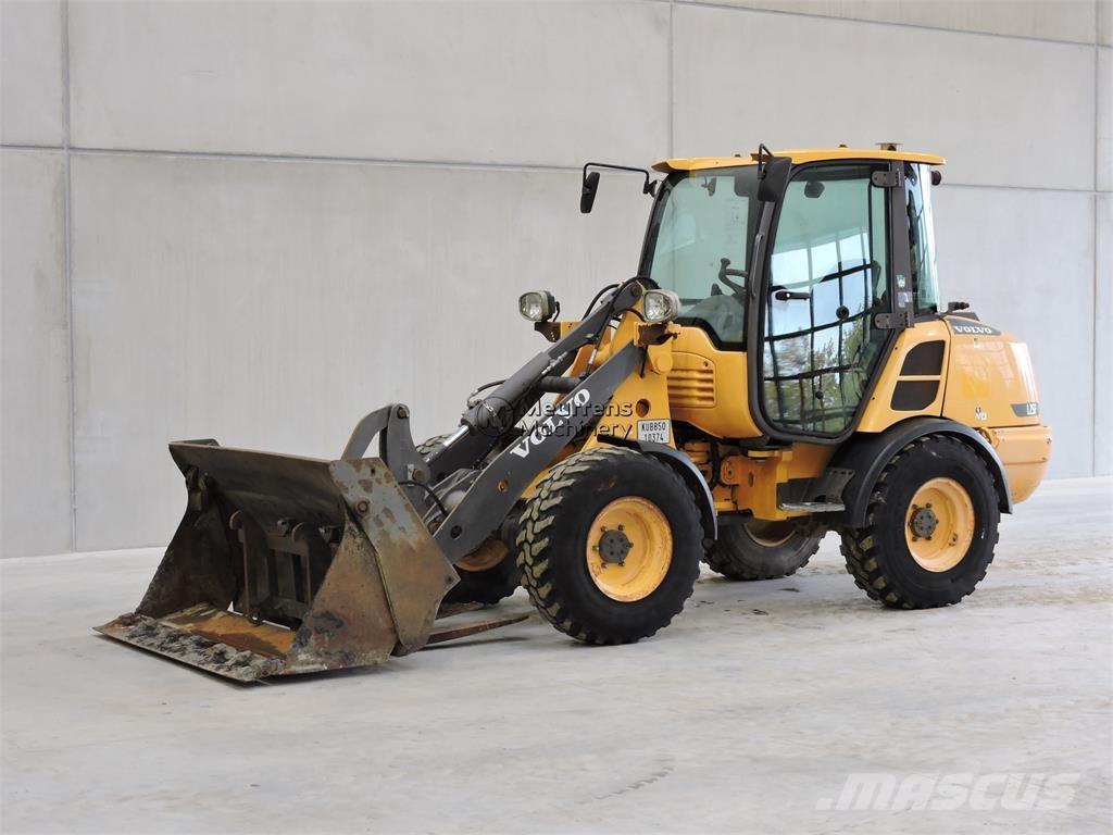 Volvo L25F + FORK Rataslaadurid