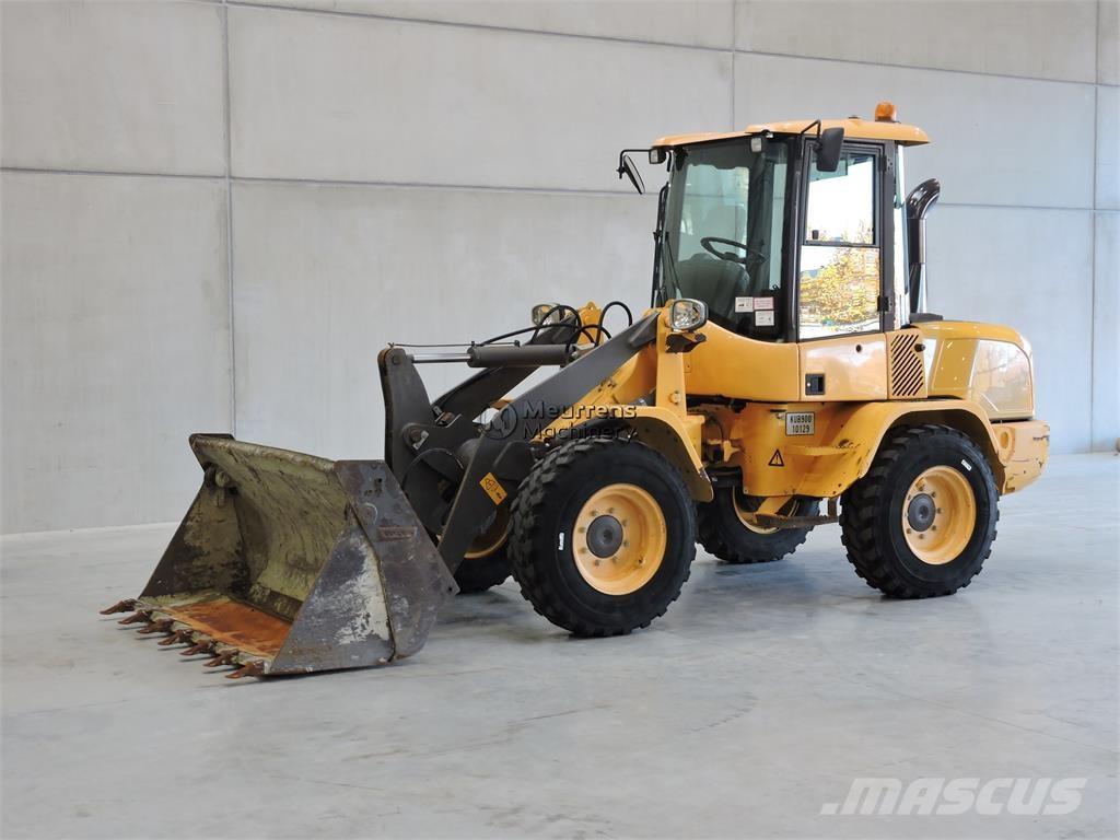 Volvo L30G Rataslaadurid