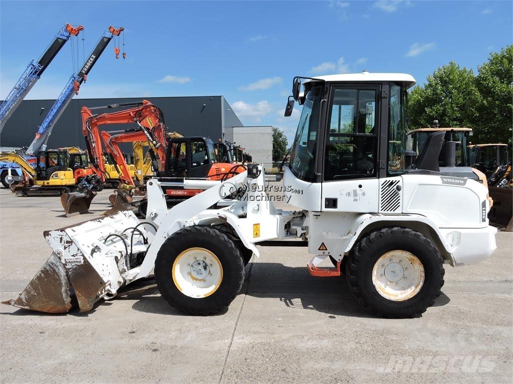 Volvo L30G + FORK Rataslaadurid