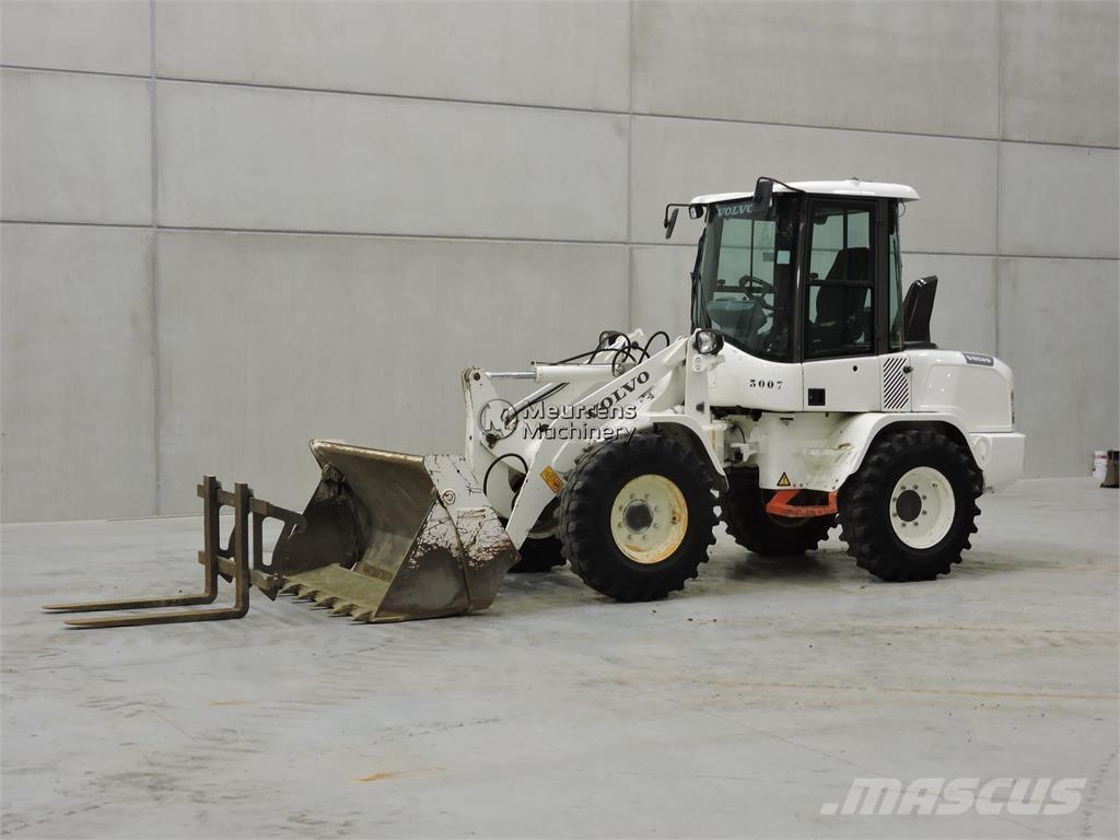 Volvo L30G + FORK Rataslaadurid