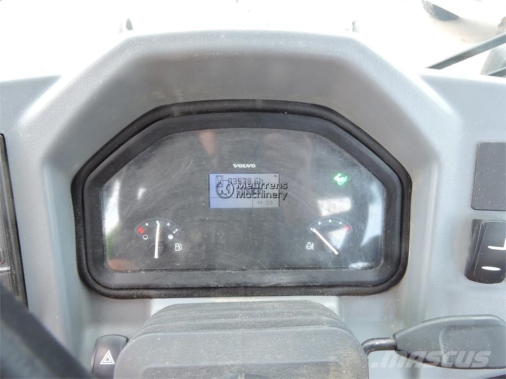 Volvo L30G + FORK Rataslaadurid