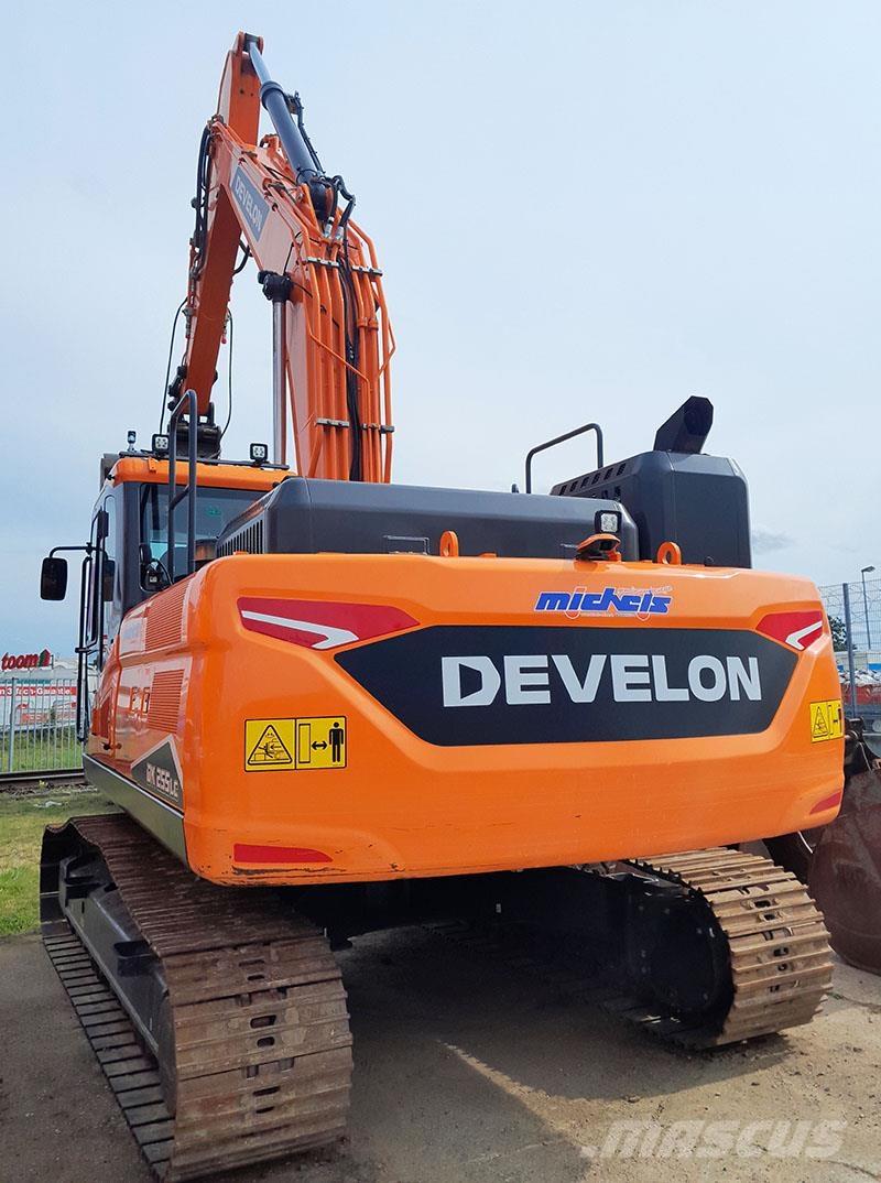 Develon DX 225 LC-7 Roomikekskavaatorid