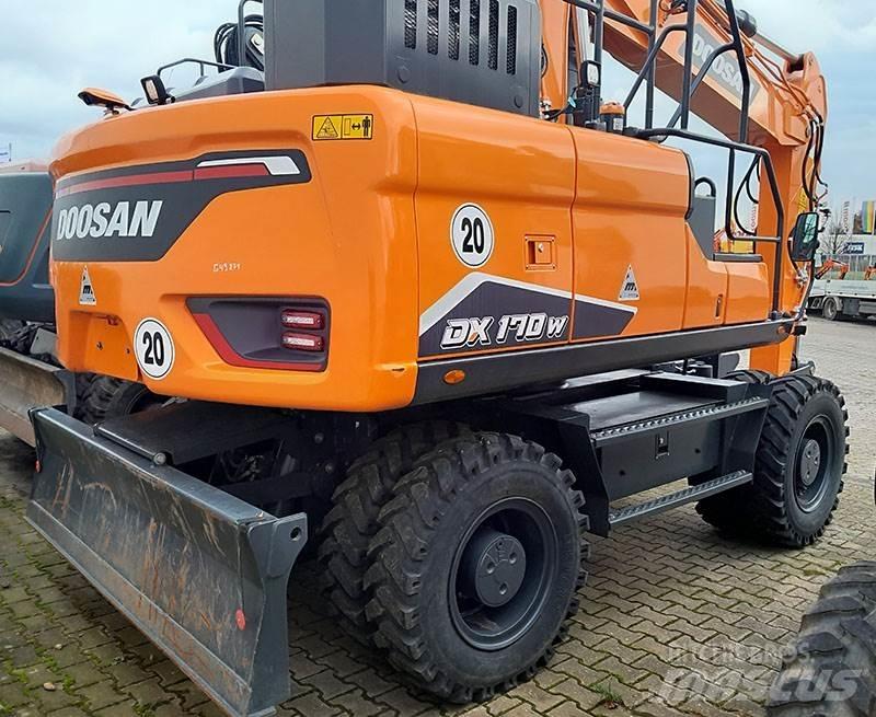 Doosan DX 170 W-7 Ratasekskavaatorid