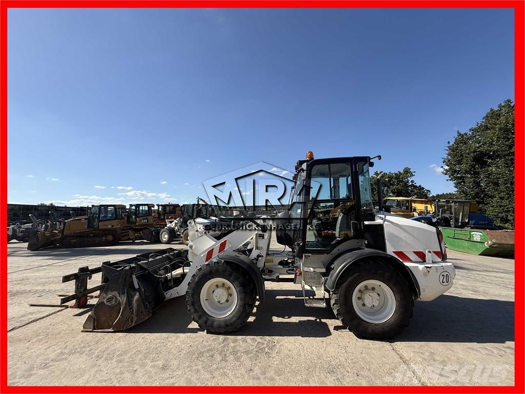 CAT 908 M Rataslaadurid