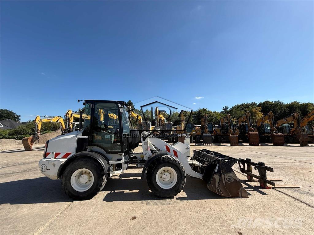 CAT 908 M Rataslaadurid