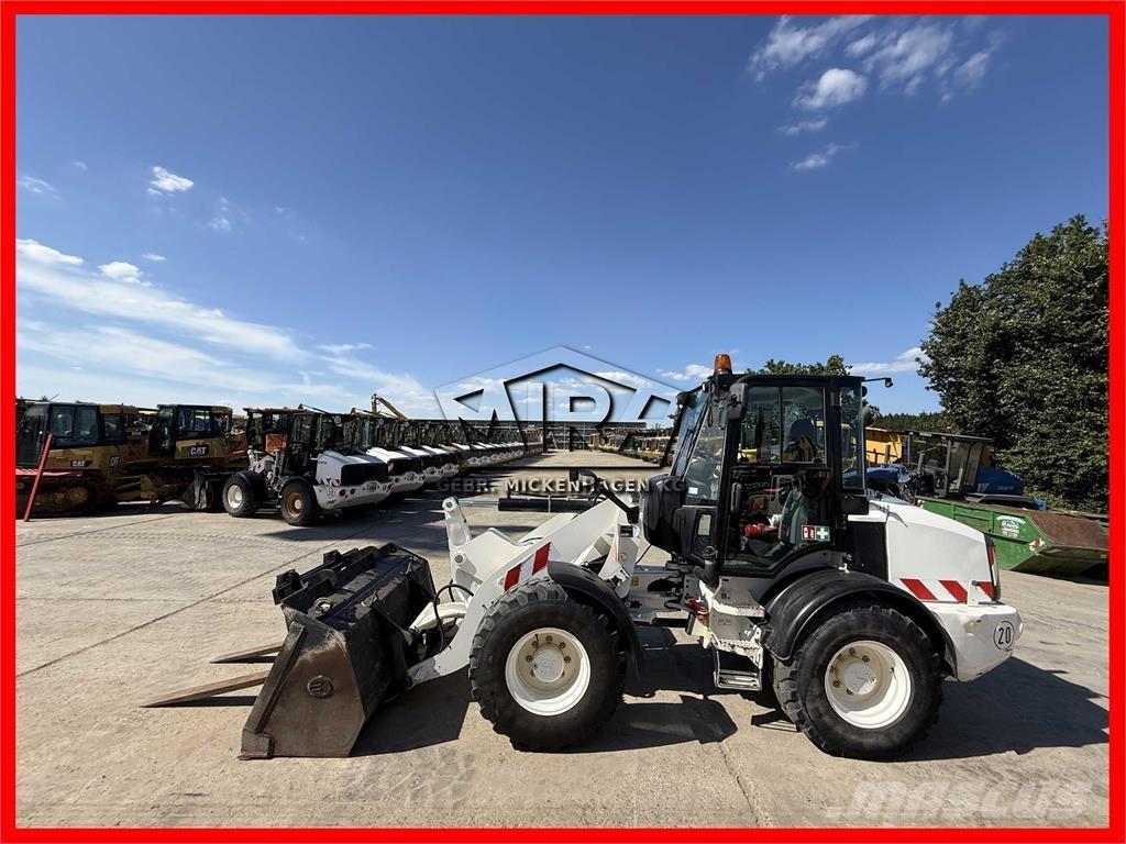 CAT 908 M Rataslaadurid