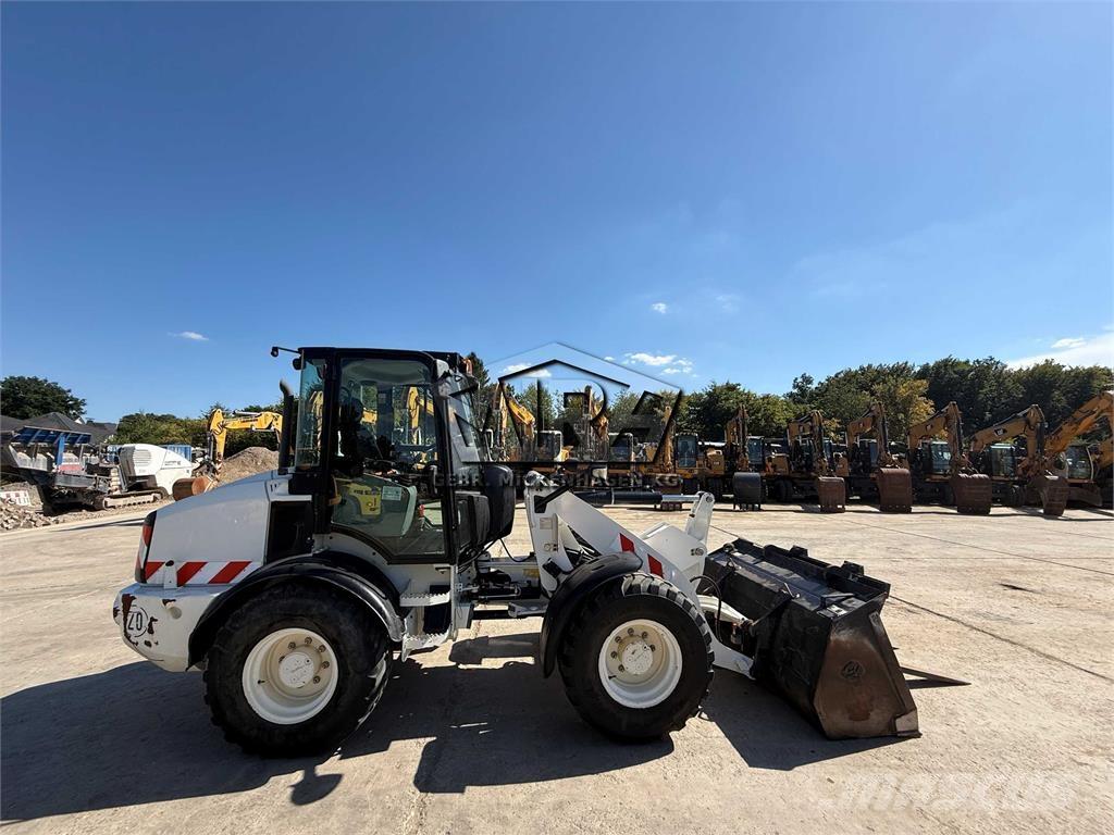 CAT 908 M Rataslaadurid