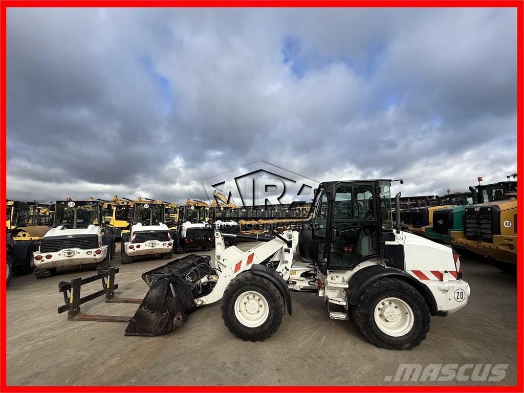 CAT 908 M Rataslaadurid