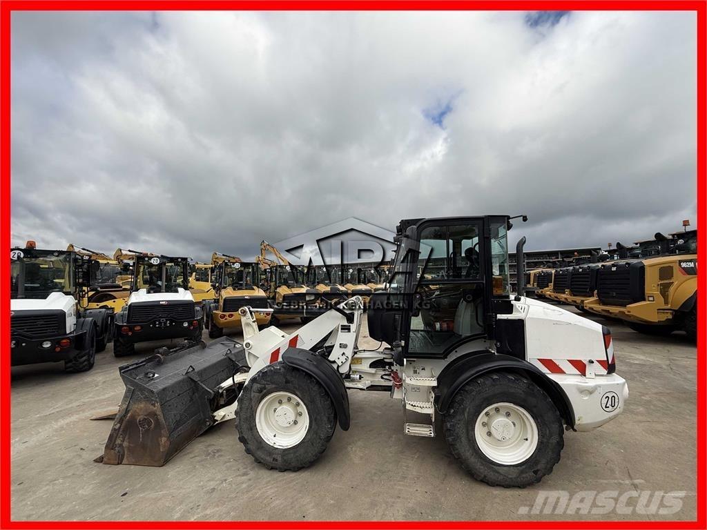 CAT 908 M Rataslaadurid