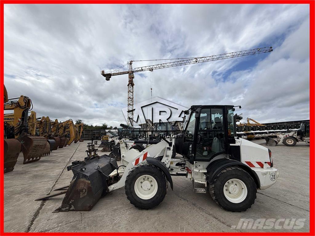 CAT 908 M Rataslaadurid