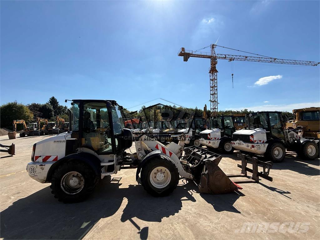 CAT 908 M Rataslaadurid