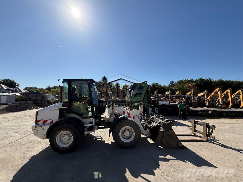 CAT 908 M Rataslaadurid