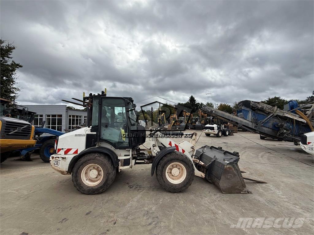 CAT 908 M Rataslaadurid