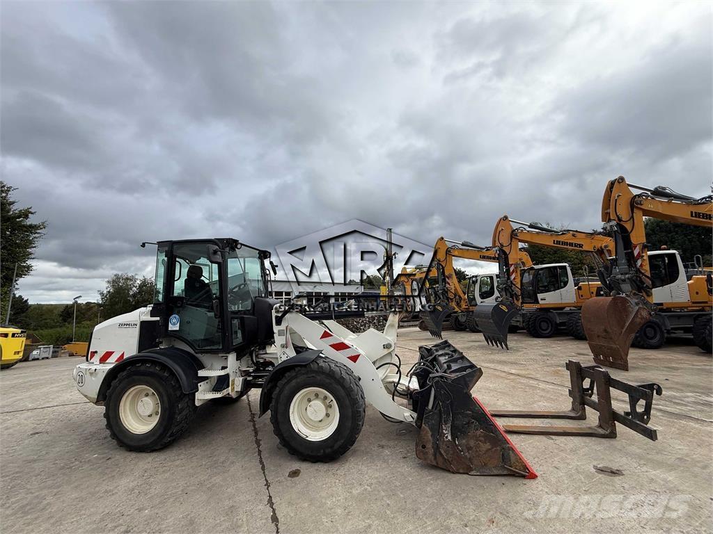 CAT 908 M Rataslaadurid