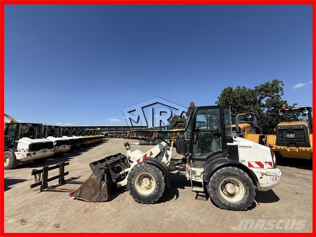 CAT 908 M Rataslaadurid