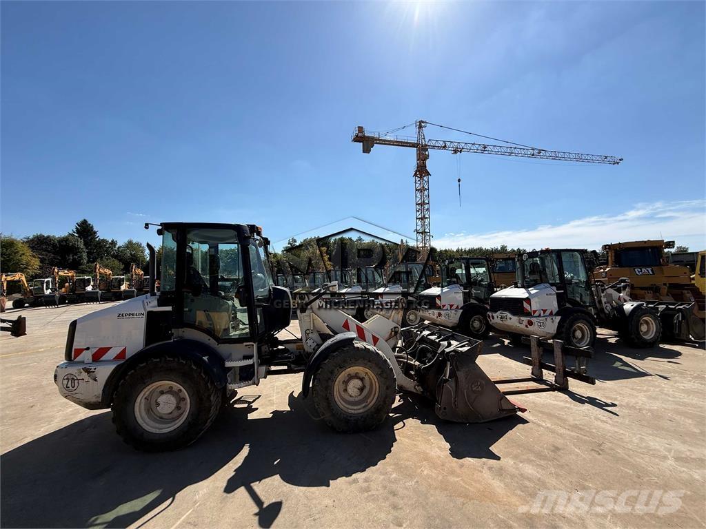 CAT 908 M Rataslaadurid
