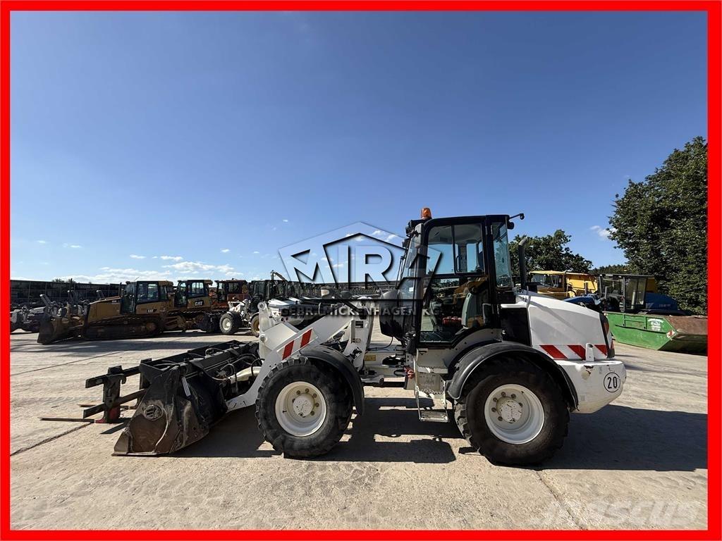 CAT 908M Rataslaadurid
