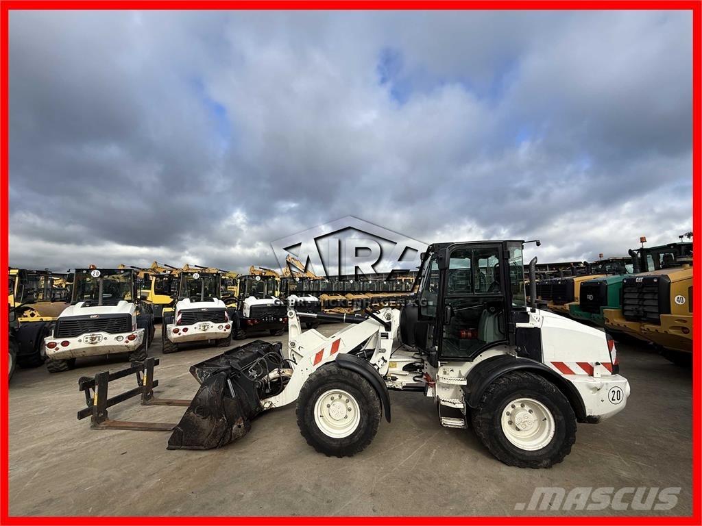 CAT 908M Rataslaadurid