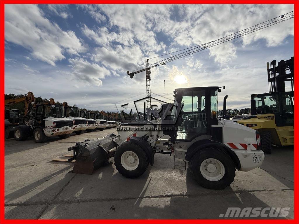 CAT 908M Rataslaadurid