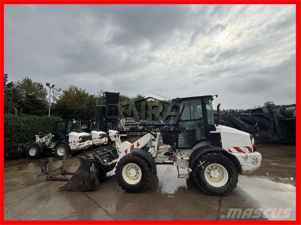 CAT 908M Rataslaadurid