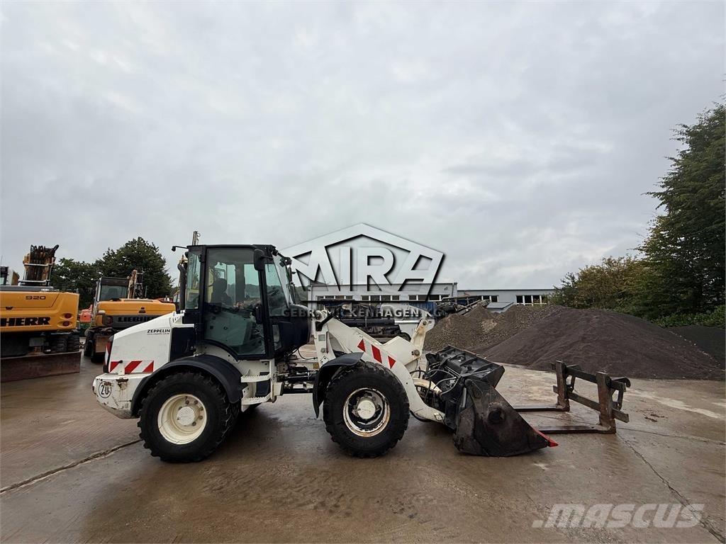 CAT 908M Rataslaadurid