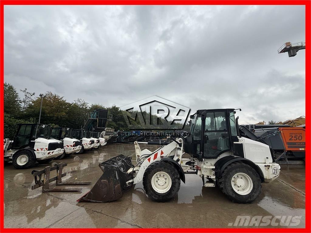 CAT 908M Rataslaadurid