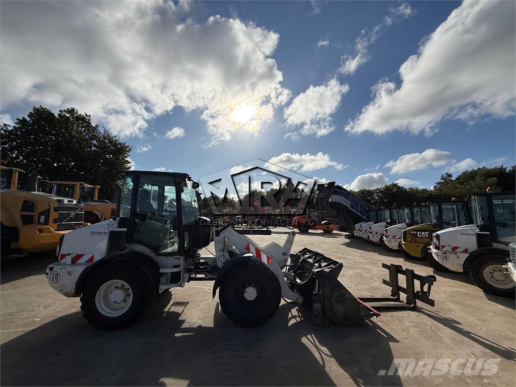 CAT 908M Rataslaadurid