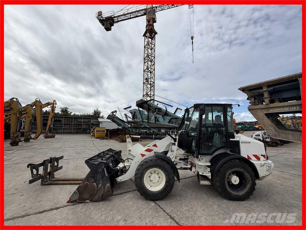 CAT 908M Rataslaadurid