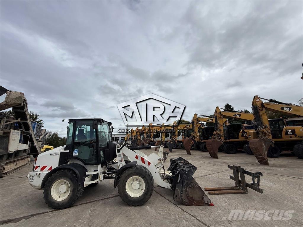 CAT 908M Rataslaadurid