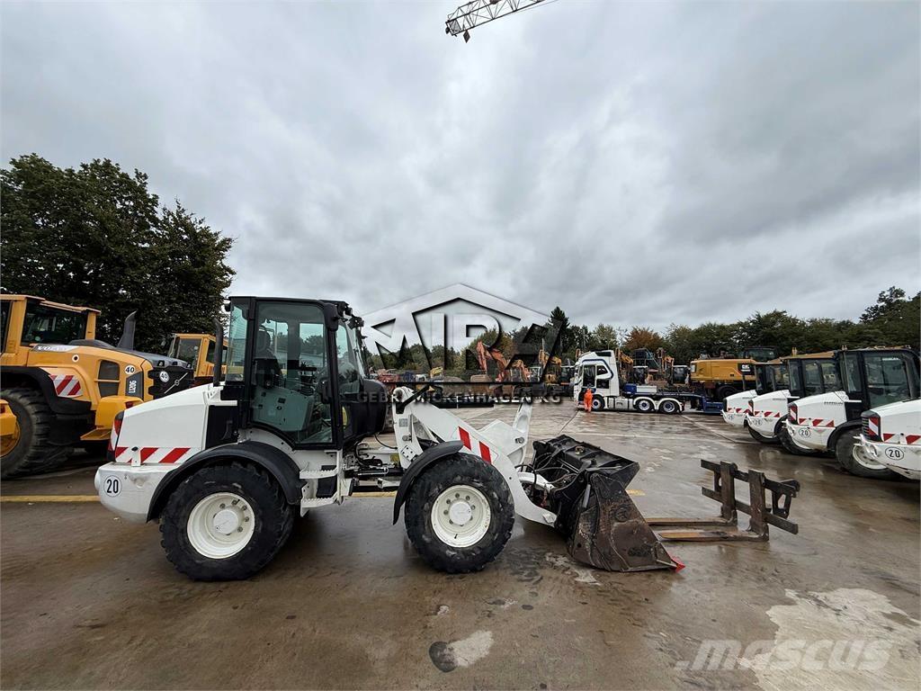 CAT 908M Rataslaadurid
