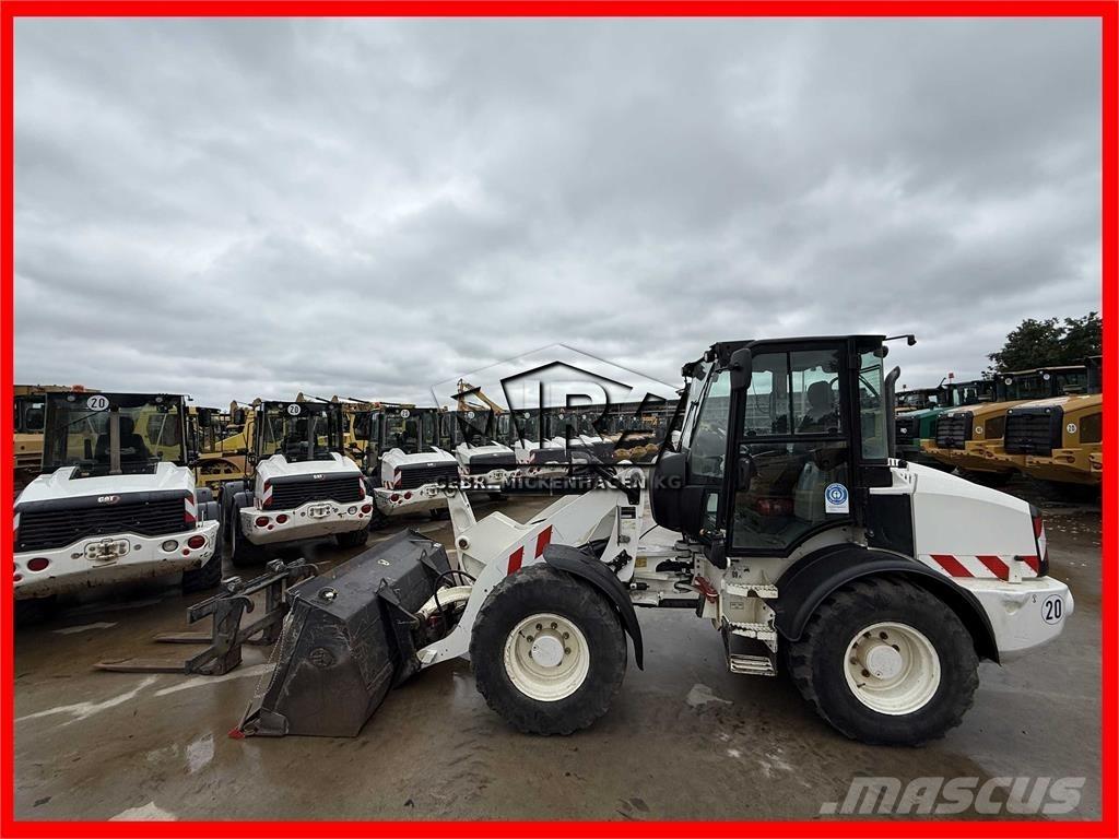 CAT 908M Rataslaadurid