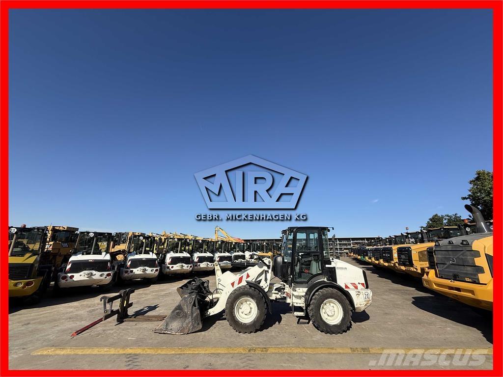 CAT 908M Rataslaadurid
