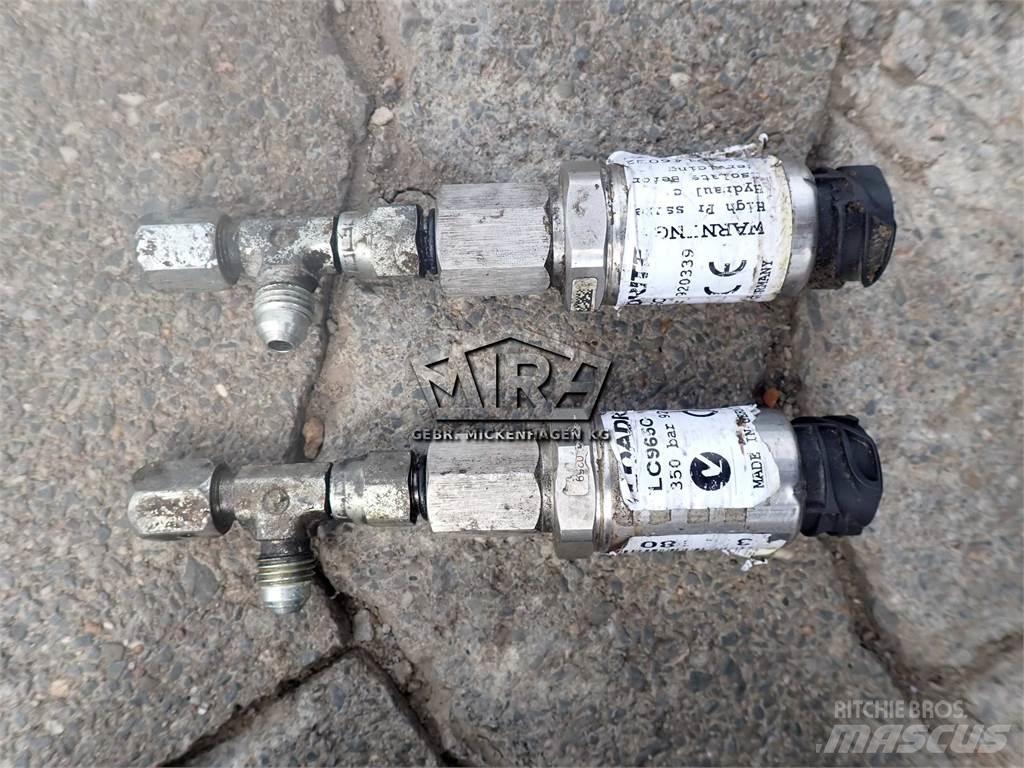CAT 926 M/ Waage Kabiinid