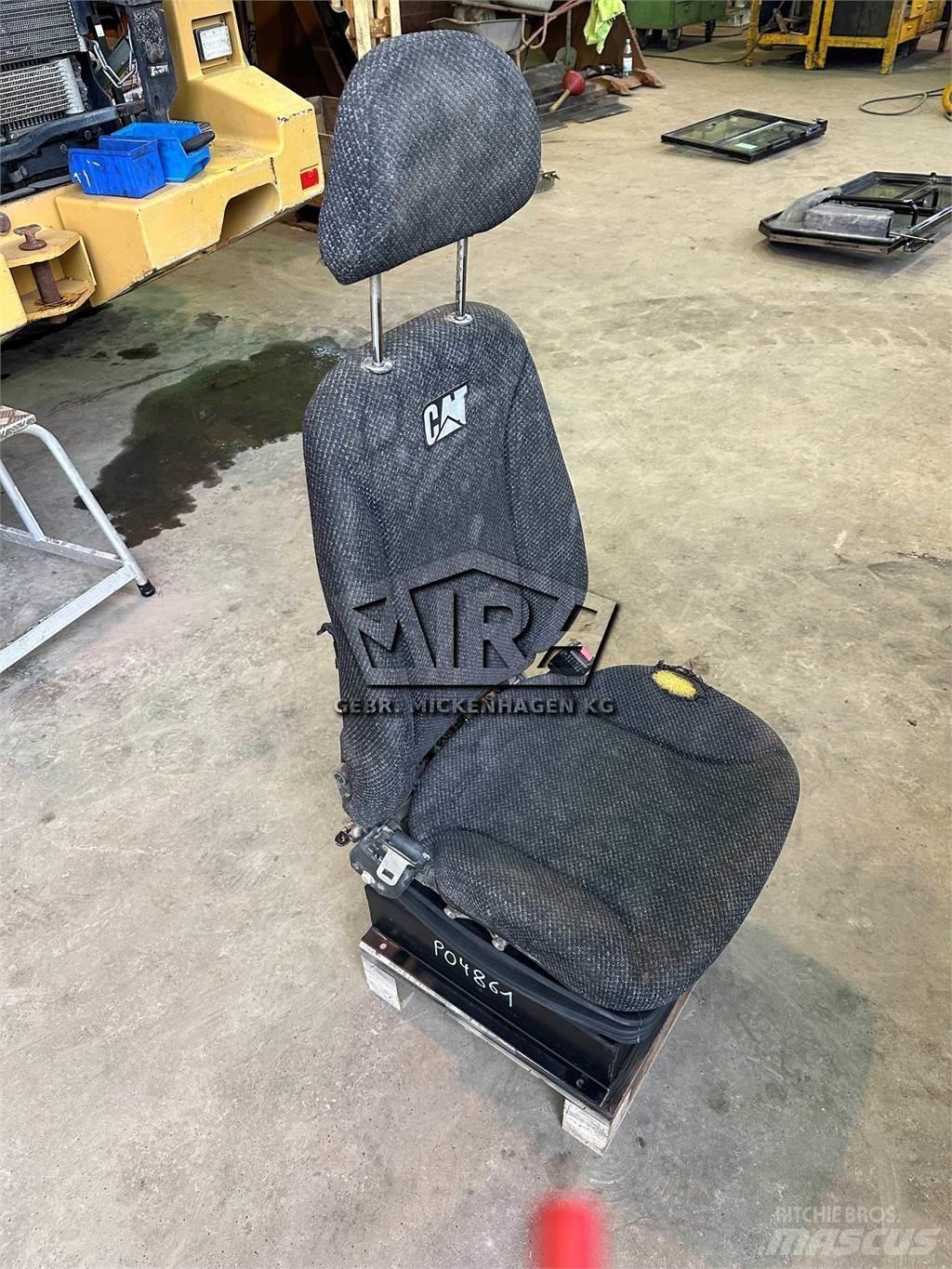 CAT 966 KXE / Sitz Kabiinid