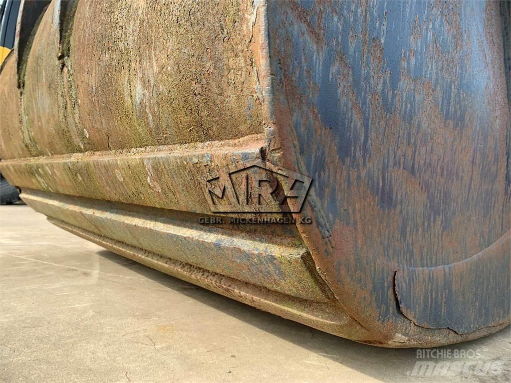 Komatsu 1800 mm Ekskavaatorikopad ja lisaseadmed