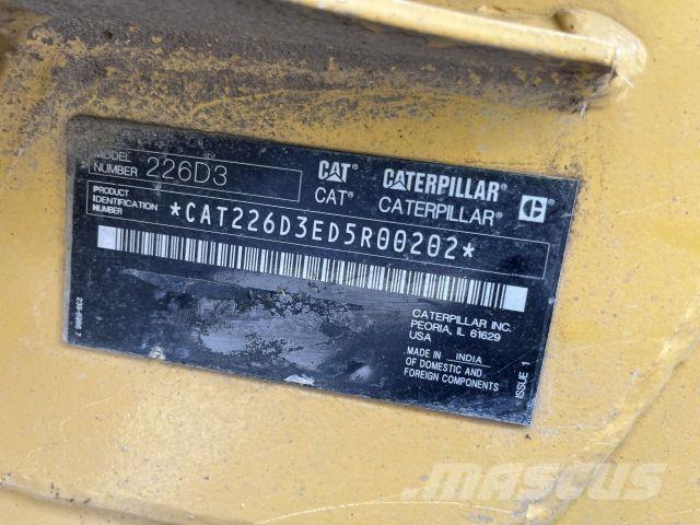 CAT 226D3 Muu