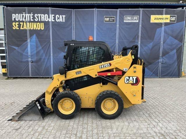 CAT 242D3 Muu