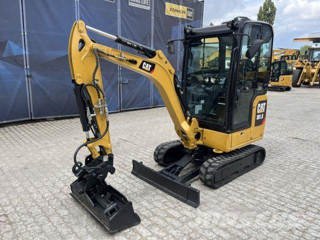 CAT 301.8 Muu