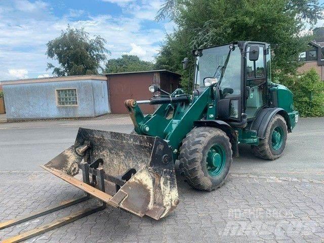 CAT 906 M Rataslaadurid