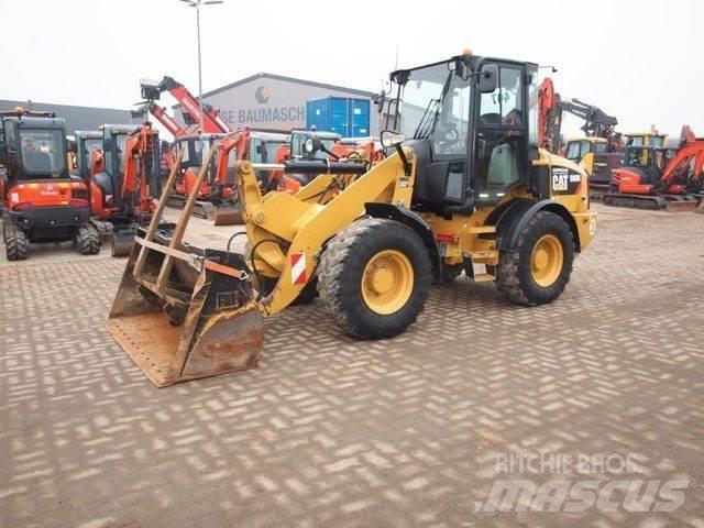 CAT 908M / 35 km/h Rataslaadurid