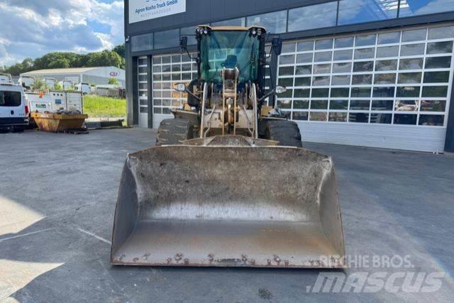 CAT | 926M Muu
