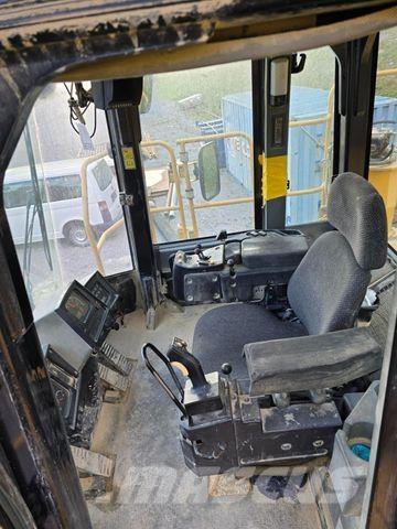CAT 988 H Rataslaadurid